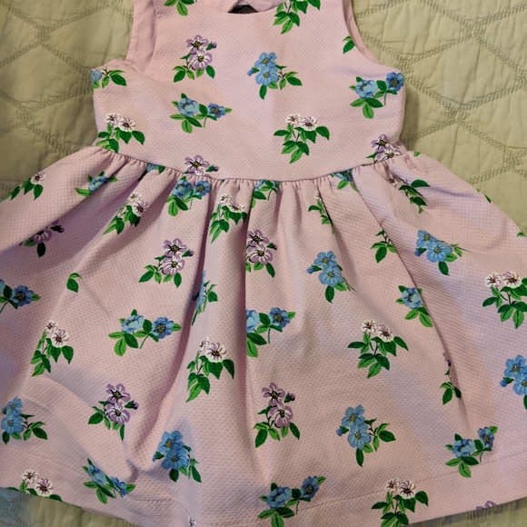 Baby girl 3-6 month dresses - Picture 4 of 4